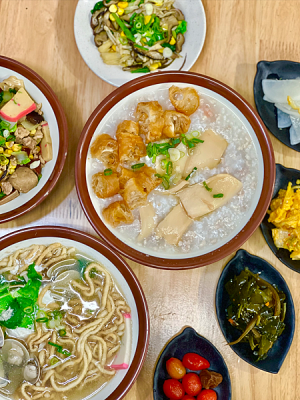 【新北美食￭板橋區】德興廣東粥 x 人氣必點海鮮粥，絕對好吃不囉嗦！鍋燒意麵品工夫，鮮甜湯頭停不住║板橋廣東粥推薦、板橋鍋燒意麵推薦、新北美食、板橋美食