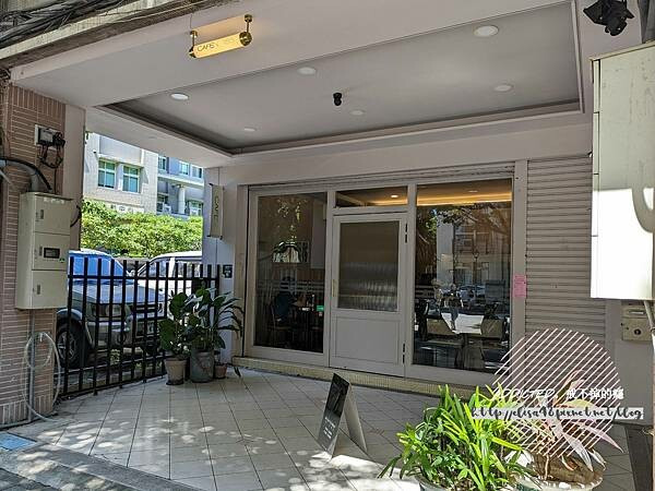 台北中正-[ONEEIGHTYFIVE CAFE CAFE N°185] 近小南門捷運站博愛特區內，手作糕點司康與北歐肉桂捲，低調高雅舒適空間，僅限平日的隱密法式質感獨立咖啡廳