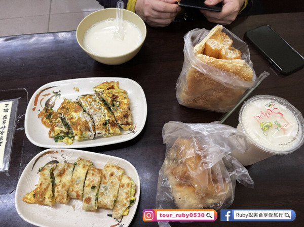 【新北板橋美食】林家正宗永和豆漿-傳統台式早餐店，在地人大推的宵夜吃到早餐，燒餅油條必點超酥脆，好吃