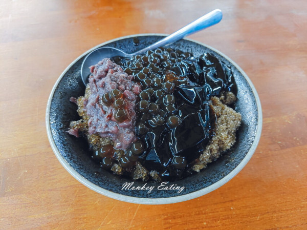 【台中東勢】圓樓客家冰｜獨特仙草冰磚剉冰，料多實在的東勢小店，台中冰品推薦 - 貪吃猴的幻想