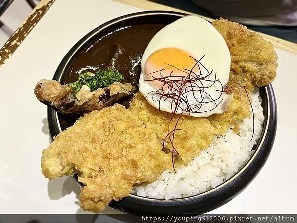 台北大安區｜Takeout Curry Shop 主打香料入咖喱的專賣店，吃過一次會還想再來，下午不休息且有貓咪陪吃(附