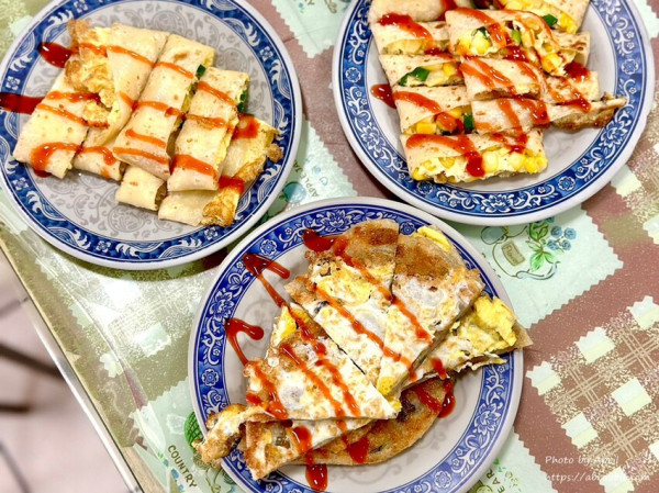 山東早點-Q軟蛋餅皮搭配手工現做肉包