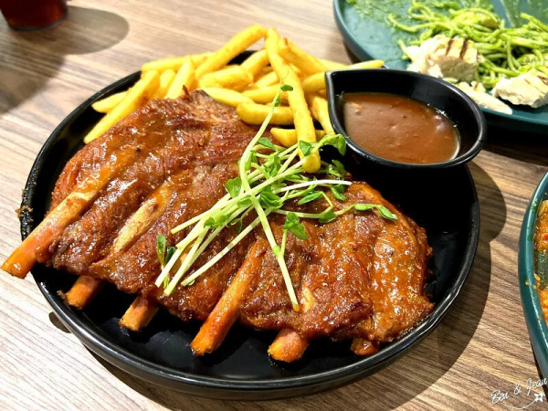 豬露食事》義大利麵及煙燻豬肋排必吃 CP值非常高！