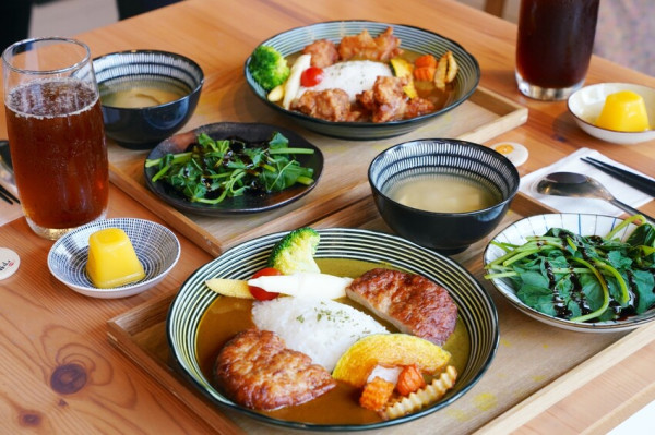 南投埔里美食 靠山咖哩 暖心料理 成為弱勢青少年的靠山