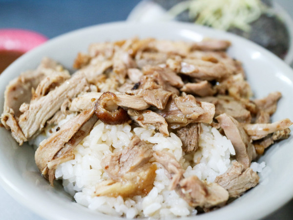 【五甲夜市】老人牌鴨肉飯。在地人最熟悉的傳統老味道