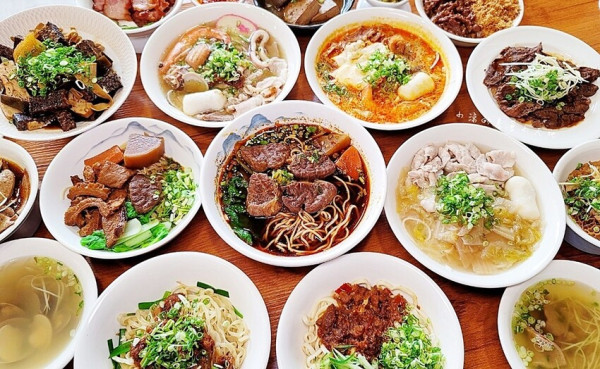 台中五權路上文青溫馨麵店｜呷麵、呷飯、切滷味，用料實在CP值高的好吃麵店！