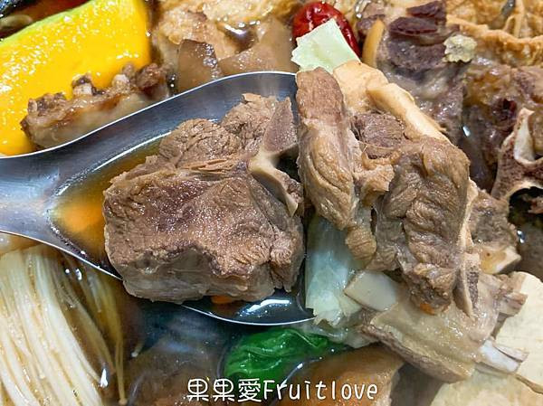 岡山現宰溫體羊肉鍋　一甲子的好味道　　舊市羊肉　　親子寵物友善　毛孩需要推車或是袋子．籠子　岡山羊肉推薦
