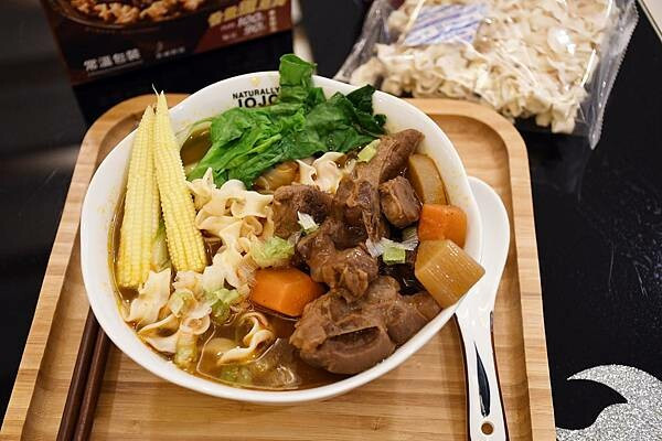 10分鐘端出一碗牛肉麵，你行嗎？宛如現煮般的【煮匙人－老饕紅燒牛肉麵】打造常溫、快速、超美味的牛肉麵天