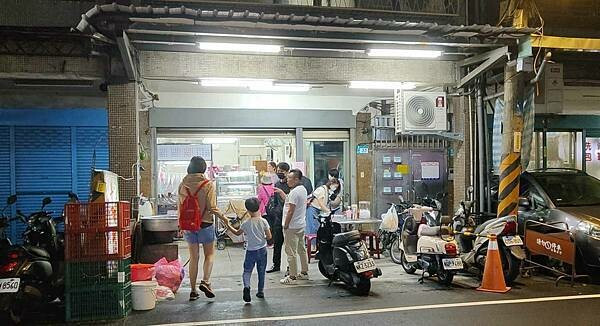 光武街羊肉羹｜超大碗份量美味又好吃的雞肉飯還有羊肉羹