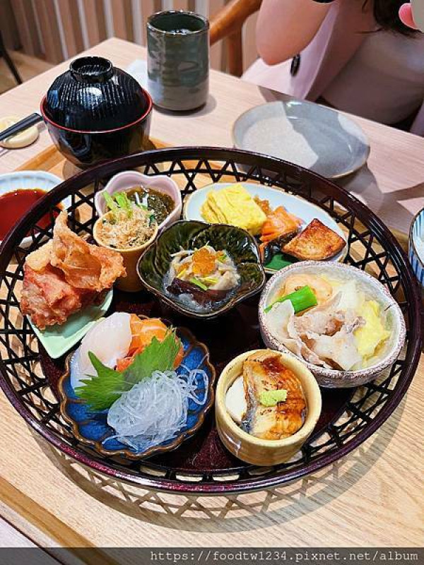 [台北日式]內湖區西湖站「北丸 北O KITAMARU 內湖店」新開獨家超特別花籃御膳/高質感主打北海道日料/樣樣美味的日料/附菜單