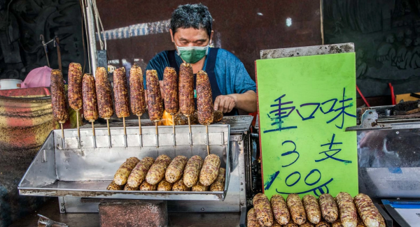 阿棋師現烤玉米｜現在還有這種價錢？重口味醬料加上軟糯玉米，三支$100不吃嗎？
