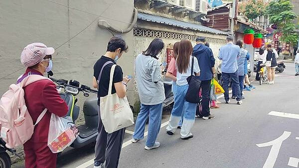 新北市永和區師大分部臭豆腐(新北永和店)｜不到１小時就賣光光的頂天級臭豆腐