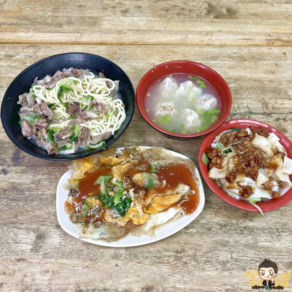 竹北最超值古早味小吃店？必點百元超大碗骨仔肉麵+大份蚵仔煎！