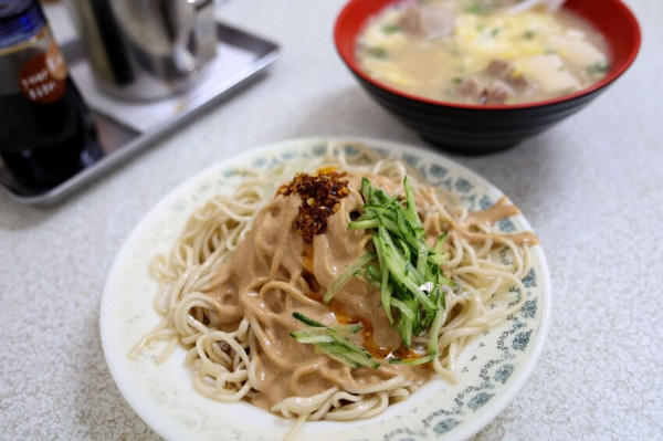 新北市土城區土城專業涼麵 凌晨四點就吃得到的濃香涼麵 還有大份量綜合湯 滑嫰蛋花太厲害了