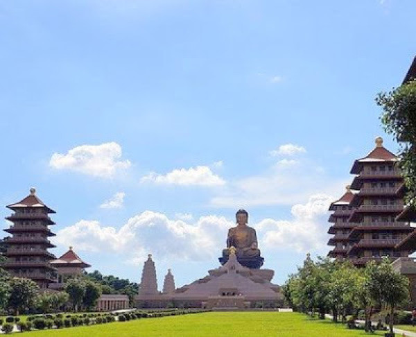 距【佛陀紀念館】僅3分鐘車程的[味香山海產店]一魚36吃˙真好呷