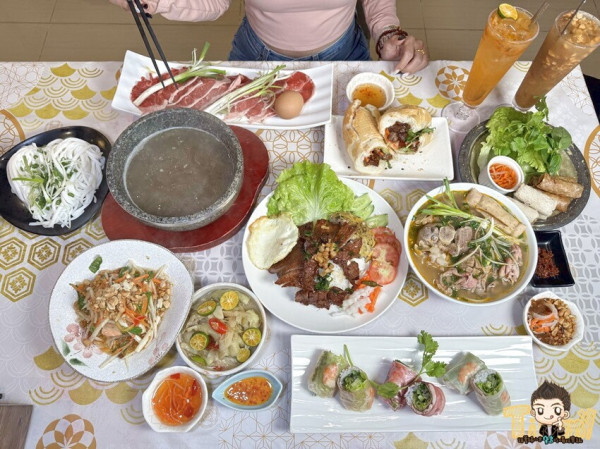新竹市東區新竹艾薇越式河粉Phở Chị Vy 這家可能是新竹越南料理的天花板！ 餐酒館風精緻越南料理！ 必推石鍋生滾牛肉河粉！ 必吃手作香蘭葉榴槤蛋糕！ (菜單營業時間地址電話) - 跟著踢小米吃喝