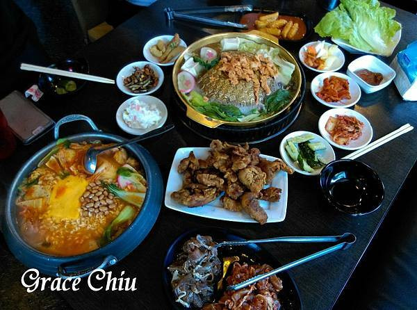 愛樂廚房～烤肉．韓式小菜．部隊鍋．海鮮煎餅．炸雞肉．辣炒年糕．飲品，398元超值吃到飽．