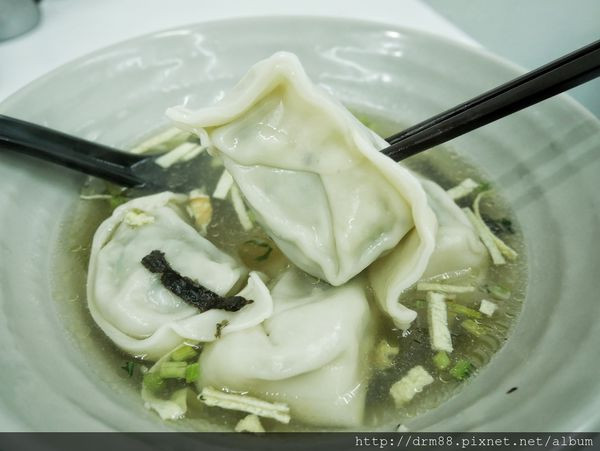 台北 趙記菜肉餛飩/桃源街老店，餛飩比水餃還要大顆