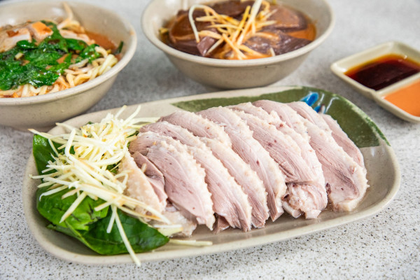 景美夜市旁米其林！文山區鵝媽媽鵝肉切仔麵，招牌白切鵝親民美味。