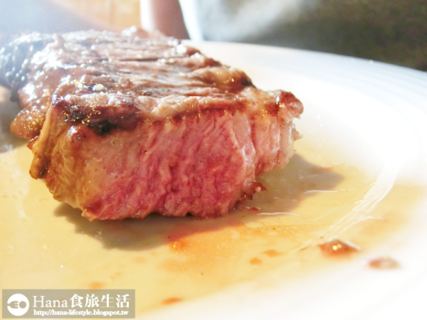 
【新北三芝】長角96 | 12oz紐約克牛排 肉嫩多汁 美國西南方漢堡 麵包外酥內軟 配料豐盛超飽足
