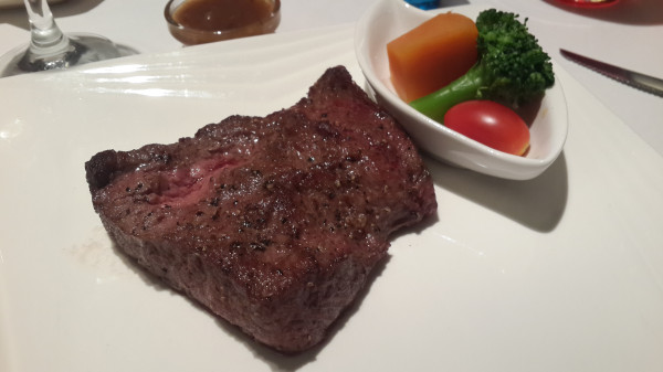 西堤牛排~香噴噴的牛排