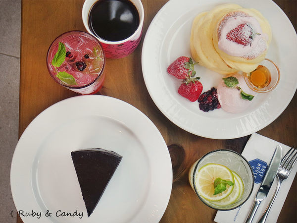 【ROSE HOUSE Cafe古典玫瑰園】台北遠百信義A13_現做草莓舒芙蕾_信義區超值甜點下午茶