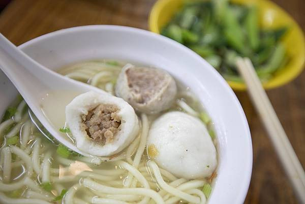 佳興魚丸店 - 買完茶葉順道晃過來打打牙祭