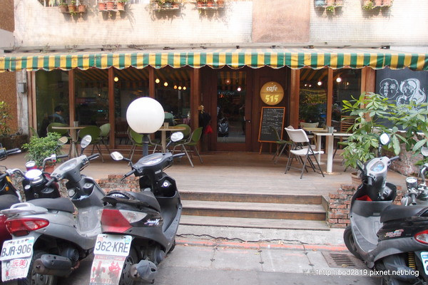 【台北大安】cafe515－巷弄間的平價美味，假日來份悠閒的早午餐吧，店狗好可愛（東區、忠孝復興站）