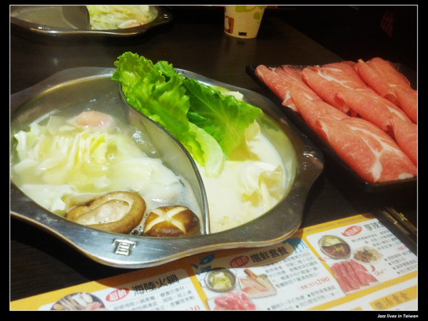 [阿官火鍋專家]為何我的印象好像是牛奶鍋的專賣店呢? 但卻不是哩...