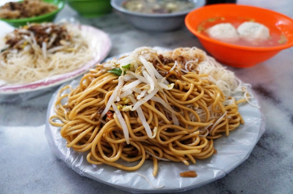 不是很輕鬆的IG網紅景點(加映光明街油飯)-銀河洞越嶺步道@北宜公路@新店