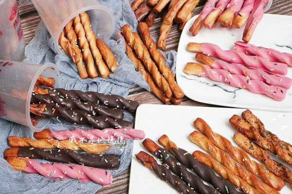 角之館-樹林總店  金牛角多口味創始店   每日手工現做   十勝鮮乳蛋糕  香酥可口多口味牛角棒  減油減糖   奶蛋素可食 樹林美食