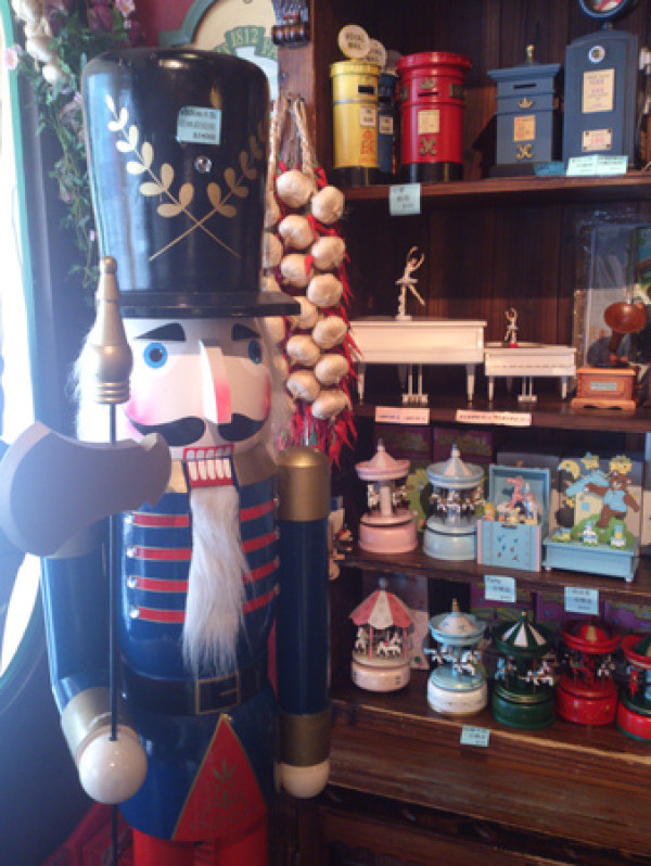 【食記】新北 捷運三重國小站 歐風鄉村餐館 亞米小鎮 (三重店)