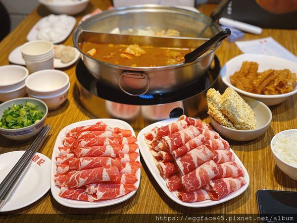 [新莊美食]《詹記麻辣火鍋-新莊總店》古早味台式鴛鴦鍋 鴨血豆腐傳奇 #新莊站 @蛋寶趴趴go