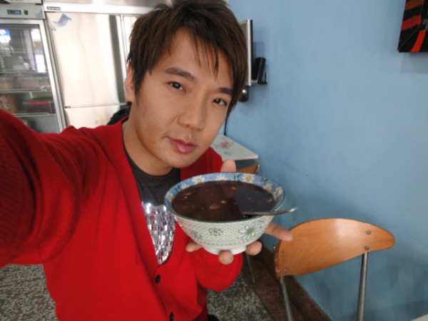 (美食 ~ 台中北區) 旺角剉冰舖 ~ 30元紅豆湯圓 ~ 元宵節必吃!!!