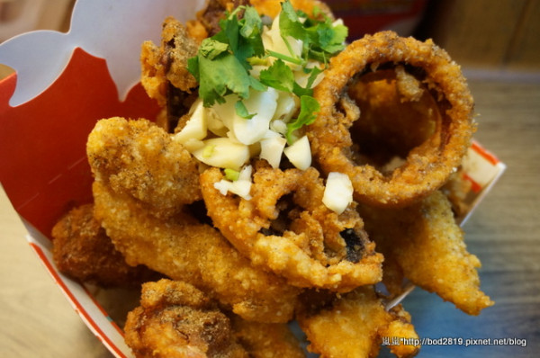 【台中西屯】魚要醬吃－多種海鮮匯集而成的炸物小吃，推薦炸魚！（逢甲夜市）