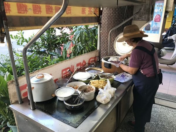 台中西屯美食飯糰早餐》日式飯糰吐司菜單價位大公開！內行人必吃口味獨特ㄟ日式飯糰～台中文心路青海路必吃美食小吃餐廳推薦。