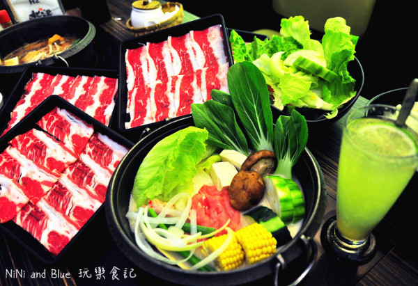 【台中】北澤壽喜燒公益路吃到飽美食餐廳。新推出辛口地域鍋可以喝的火鍋。自製月見壽喜燒丼大滿足