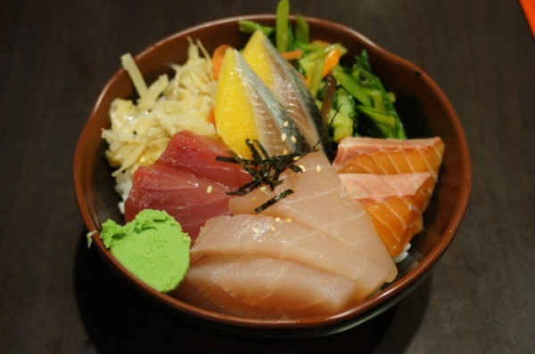 石牌美食推薦-平價日式料理"68鮮魚"