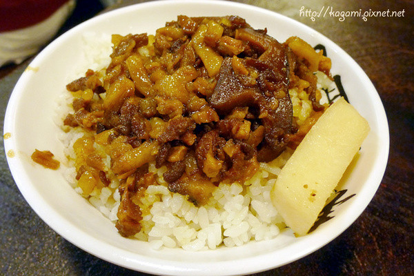 台北西門町：西門金峰滷肉飯