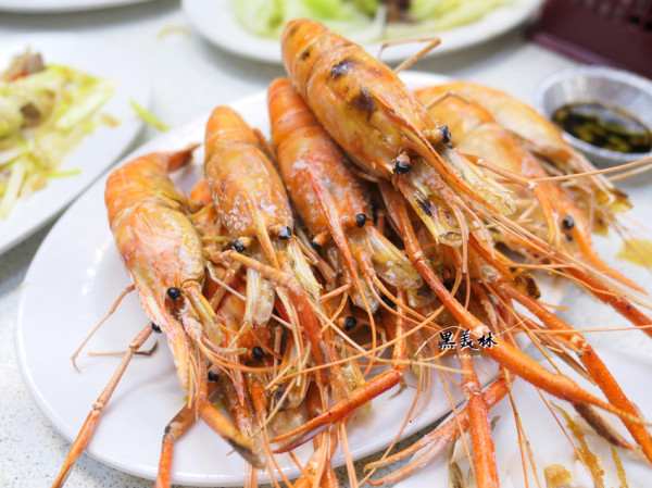 台北內湖—黑美林｜內湖高人氣熱炒 當天現捕漁獲物美價廉｜治磐新村、西湖站、內科