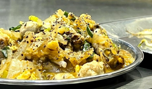 台北市內湖區[台北台式]內湖港墘站「王朝鐵板燒」生意超好客人一波波不間斷/湯品飲料甜點白飯吃飽喝足/內湖老字號超美味