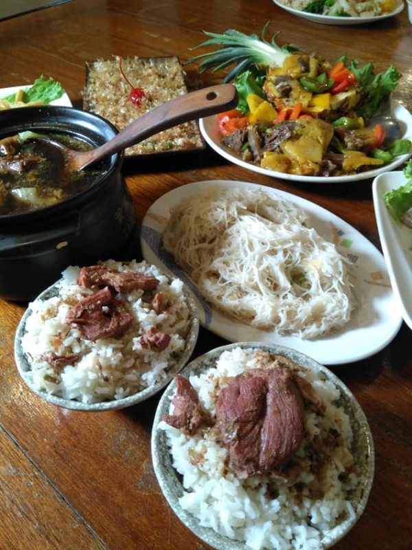 隱密鳳梨田間餐廳，民雄松山土窯羊肉，再次因Netflix爆紅