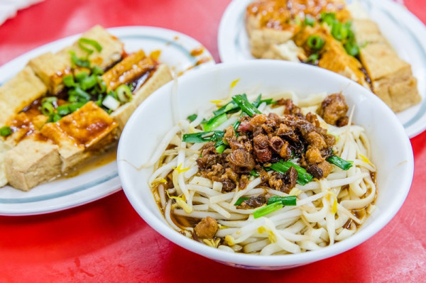 【新北市-三峽美食】三峽公有市場-香噴噴的阿香麵店