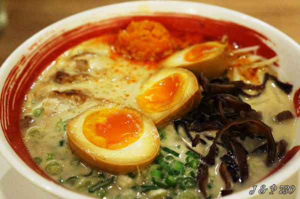 台北京站 誠屋拉麵~湯頭的確有實在