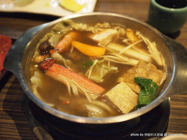 別再涮涮鍋了…你知道雲端湯品嗎? ~ 台中南屯"雲爐鍋物"