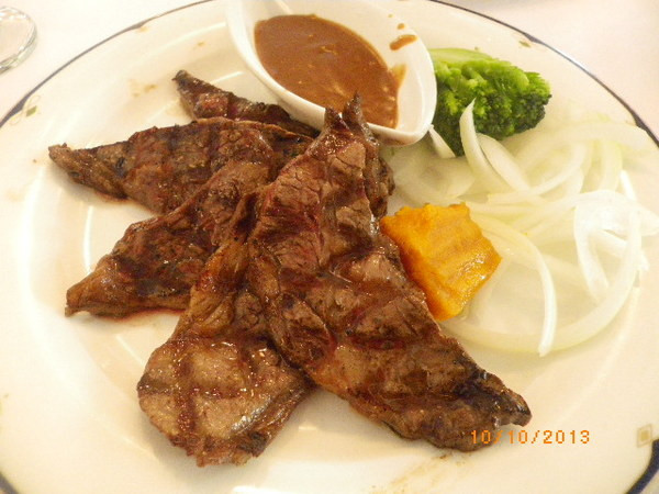 紅洋蔥牛排餐廳˙免費試吃兌換卷，大頭蒼蠅來攪局，心驚驚~~              