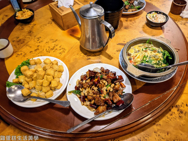 【桃園食記】新梅龍鎮復古餐廳 - 桃園道地客家菜，大推梅干扣肉