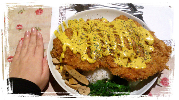 【新莊】傳說中比臉還大的豬排！輔大514巷陶花園！