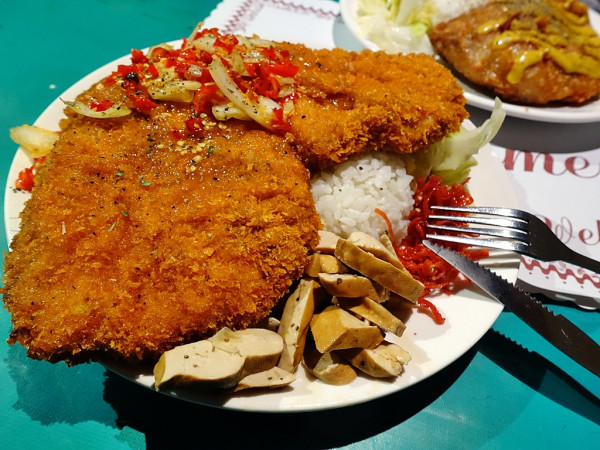 【新北新莊】陶花園 酥炸超大豬排