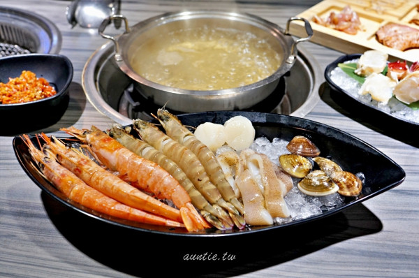 【台北】信義 好客海鮮炭火燒肉 市府店 聚餐首選 燒肉火鍋通通有 還有A4和牛吃到飽 - 水晶安蹄 不務正業過生活